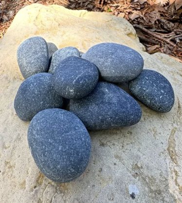 Wholesale Black Tropical Beach Pebbles for pallet and freight supply