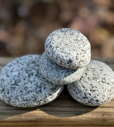 Wholesale Salt and Pepper Tropical Beach Pebbles supplied in bags pallets and super sacks